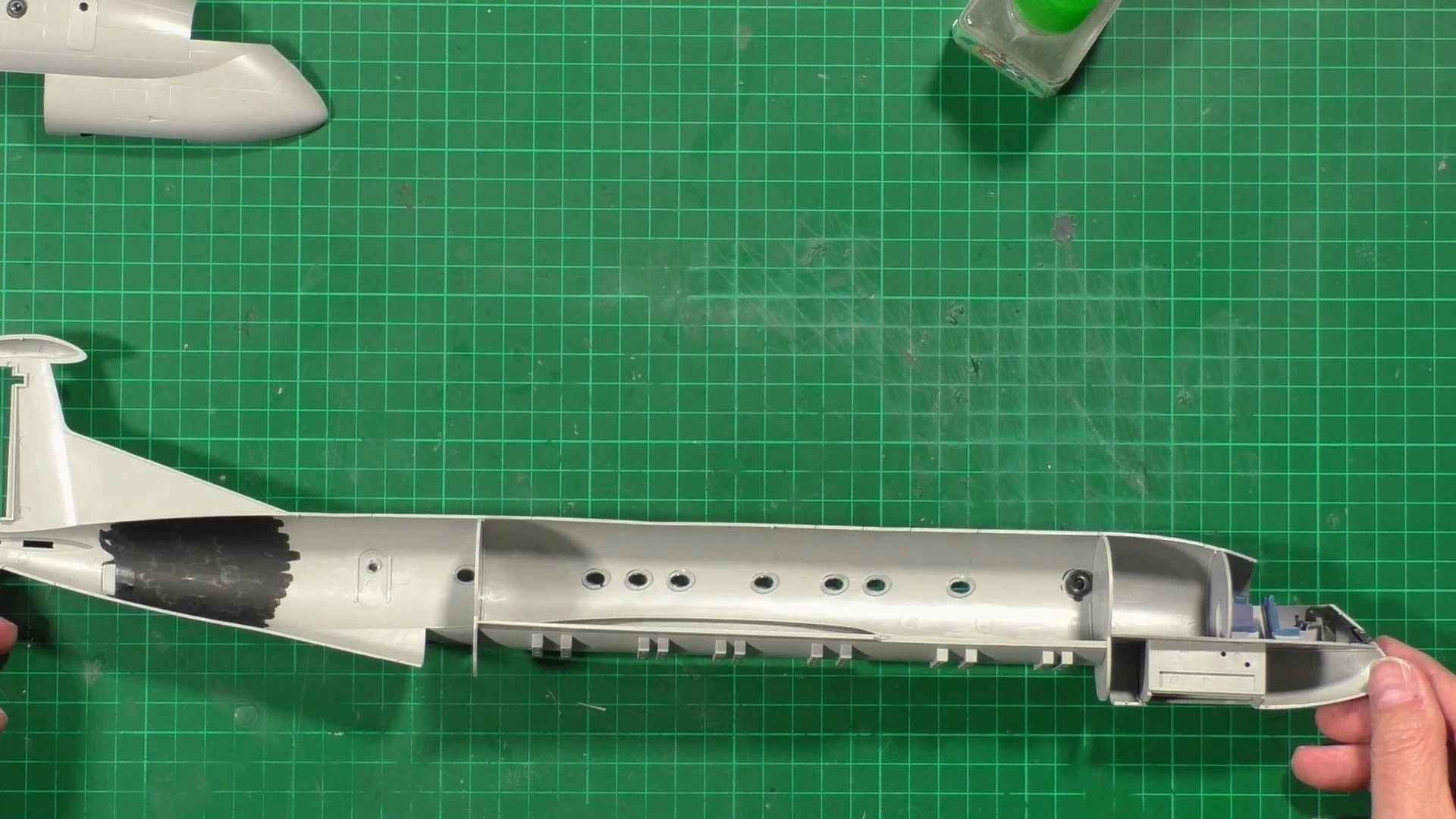 Airfix 1/72 BAe Nimrod Video Build Part 1 — Flory Models